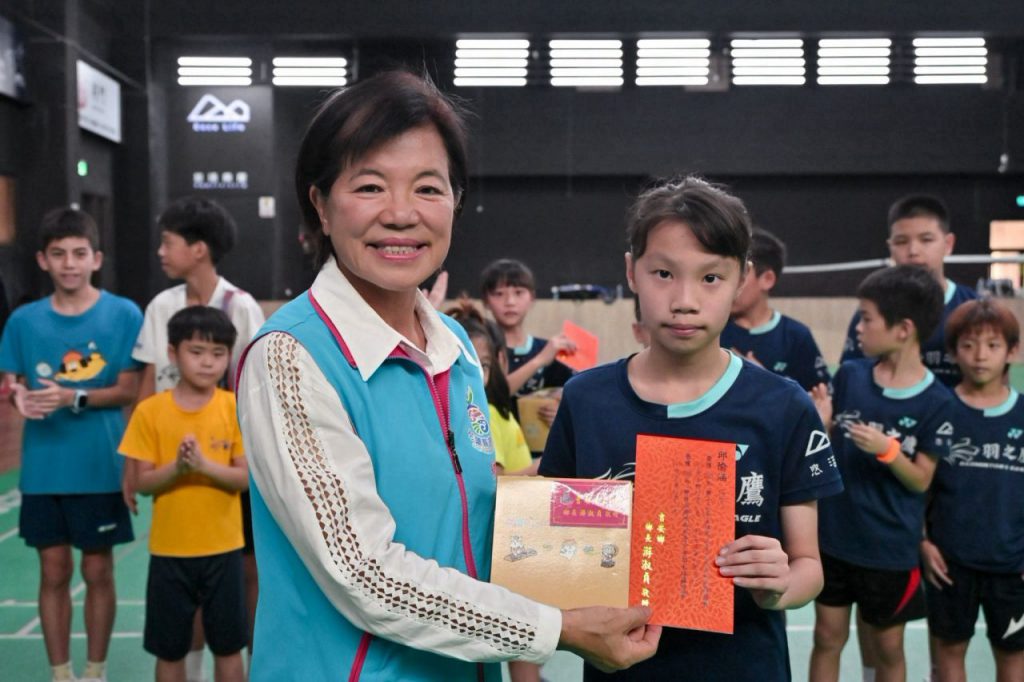 花蓮羽球小將傳捷報　國際賽場摘冠、奪亞創佳績  鄉長游淑貞親貼紅榜祝賀插图1